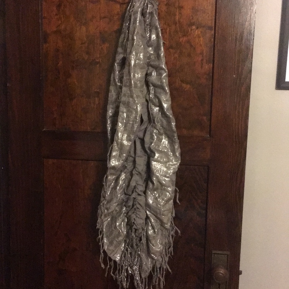 Ruffled Scarf